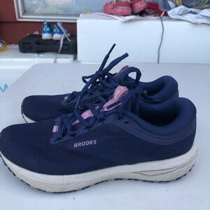 Brooks Revel 7 1204241B072 Women’s Navy Blue Pink Sneakers Size 8.5B